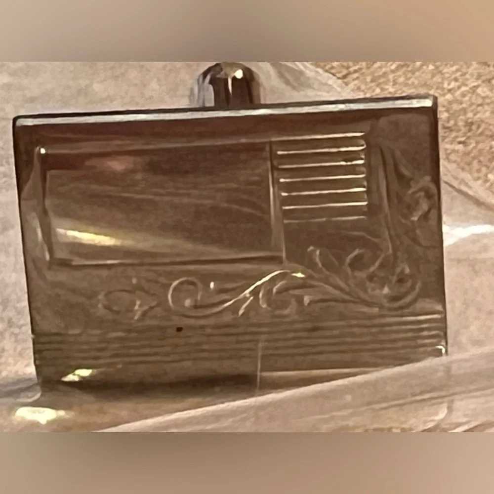 VINTAGE MEN’S FASHION CUFF LINKS.